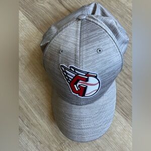 Cleveland Guardians grey New Era 7 5/8 fitted MLB cap sporty baseball fan gear